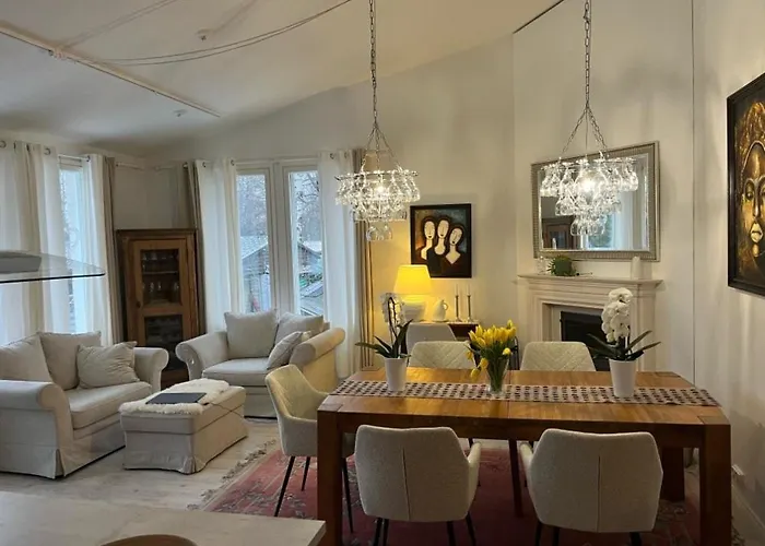 Wonderful Townhouse 214 M2 Close To Outdoor Areas